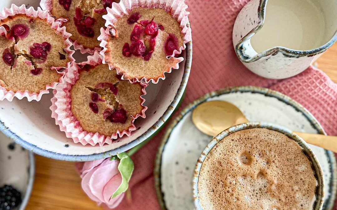 Muffins de banana e framboesa